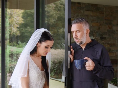 UhAnal presents: Closeup video of newly runaway bride jazmin luv getting fucked hard