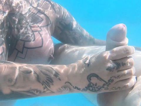 UhAnal presents: Underwater bj pool fun with the creampies